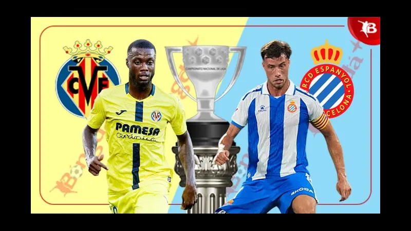 Cầu thủ Villarreal và Espanyol tranh chấp quả bóng trên sân - Phân tích chiến